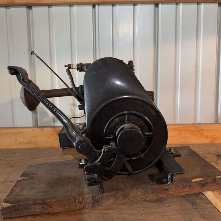 Briggs & Stratton Engine