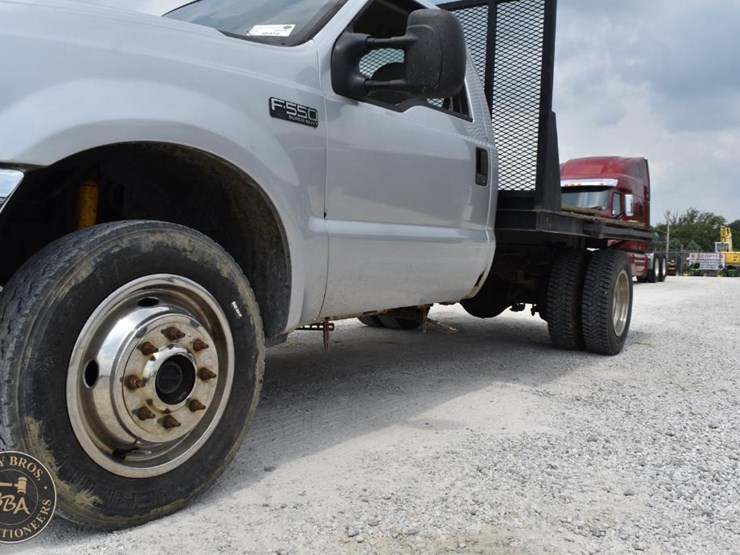 2003-ford-f550-xlt-sd-image-10