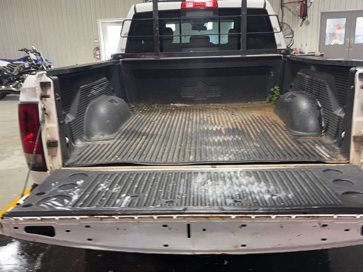 2014-dodge-1500-image-13