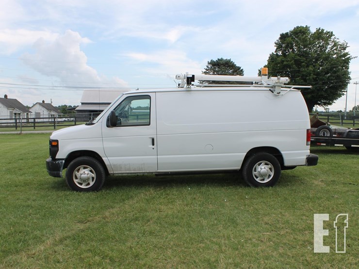 2010-ford-e250-image-2