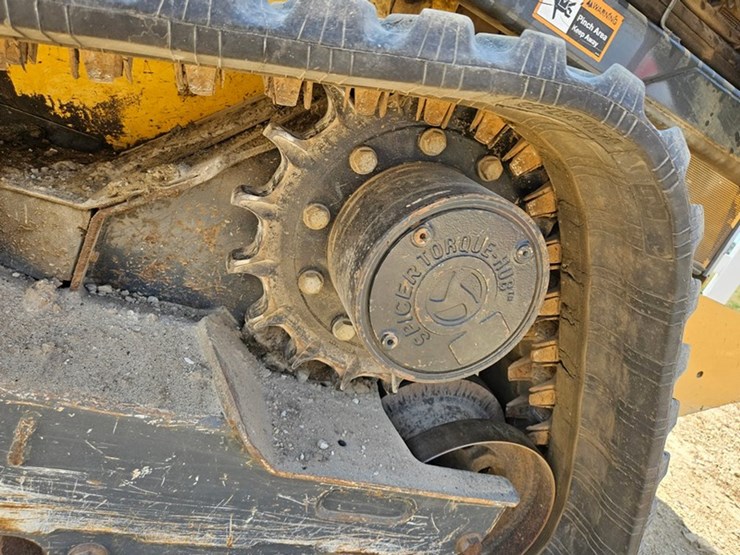 deere-331g-image-14