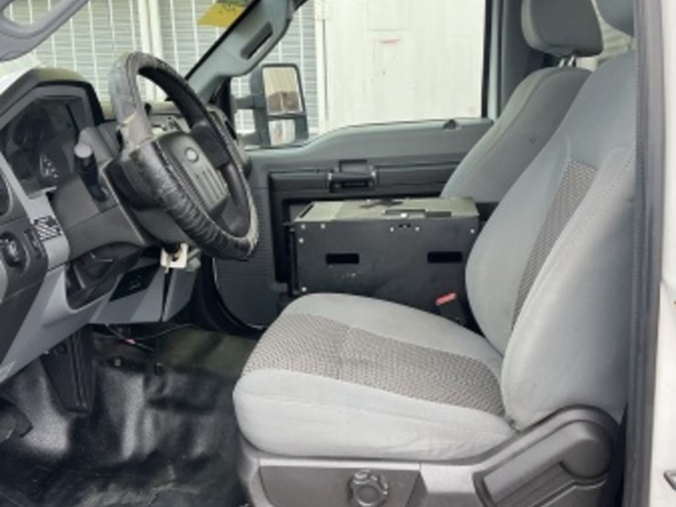 2012-ford-f550-image-26