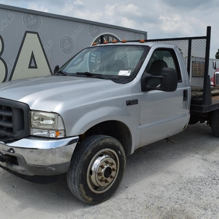 2003 FORD F550 XLT SD