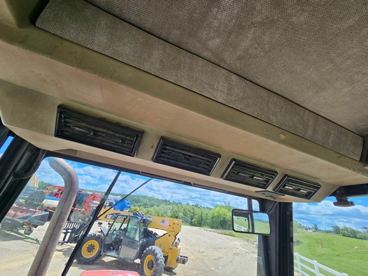 1984-case-ih-2294-image-32