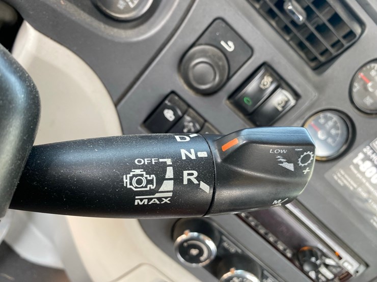 2019-peterbilt-579-image-80