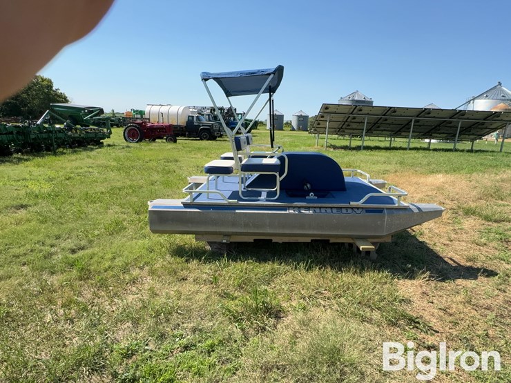 kennedy-10.5’-pedal-powered-pontoon-image-4
