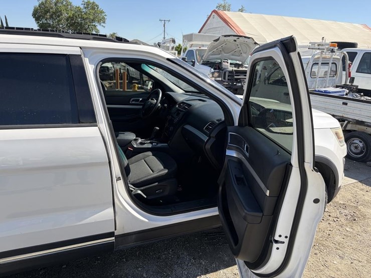 2017-ford-explorer-xlt-image-13