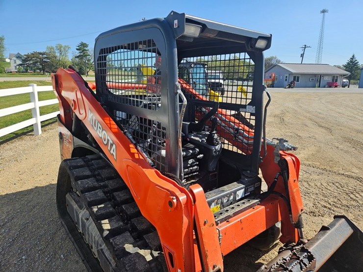 2019-kubota-svl65-2-image-31