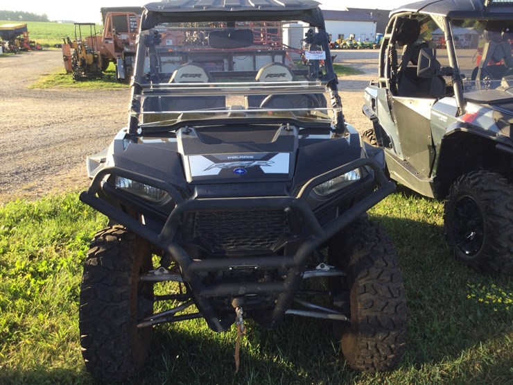 2015-polaris-rzr-900-image-2