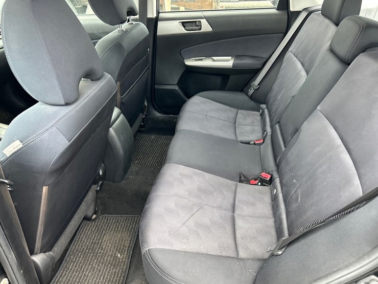 2010-subaru-forester-image-31