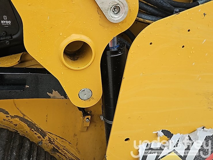 2025-caterpillar-255-image-22
