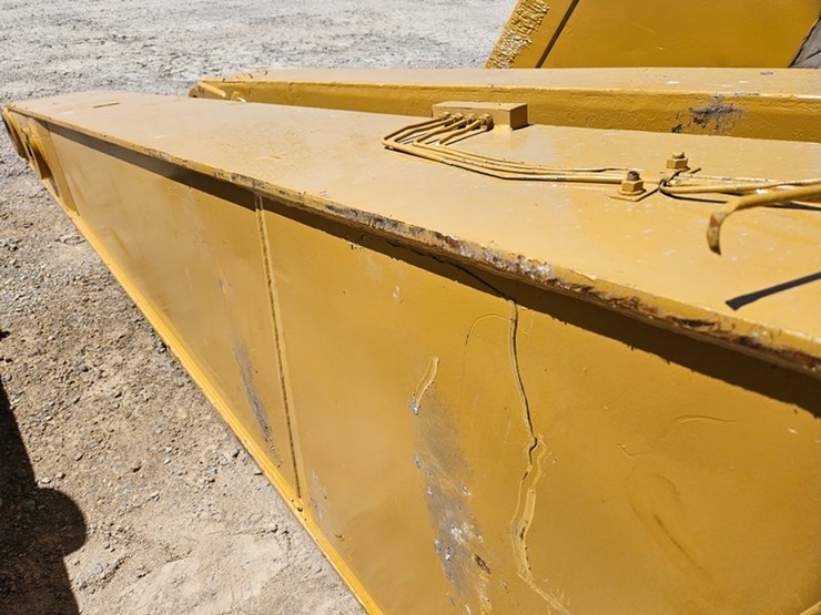 caterpillar-15-image-14