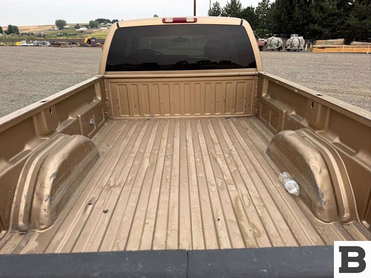 2001-chevrolet-silverado-2500hd-image-16