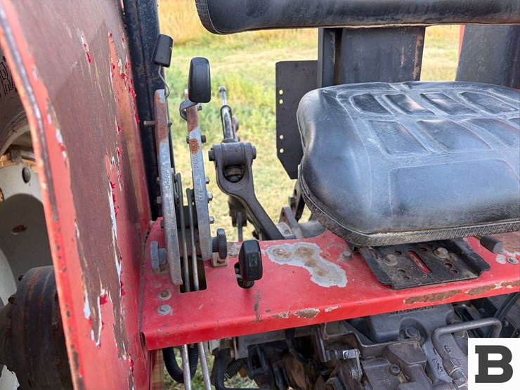 massey-ferguson-383-image-15