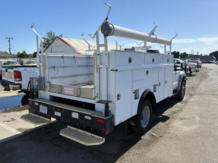 2011-ford-f550-image-3