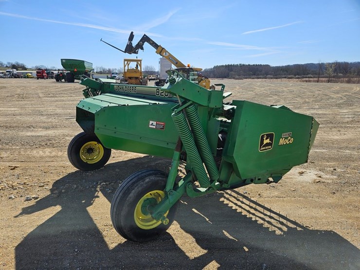 john-deere-820-image-5