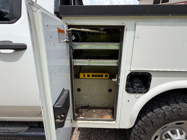 2020-chevrolet-3500hd-image-26