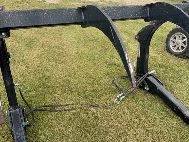 grapple-fork,-like-new,-came-off-new-holland-6070-tractor-and-loader,-would-fit-others-image-13