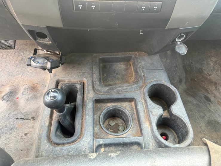 2011-dodge-3500-image-36