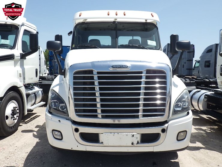 2019-freightliner-cascadia-125-evolution-image-2