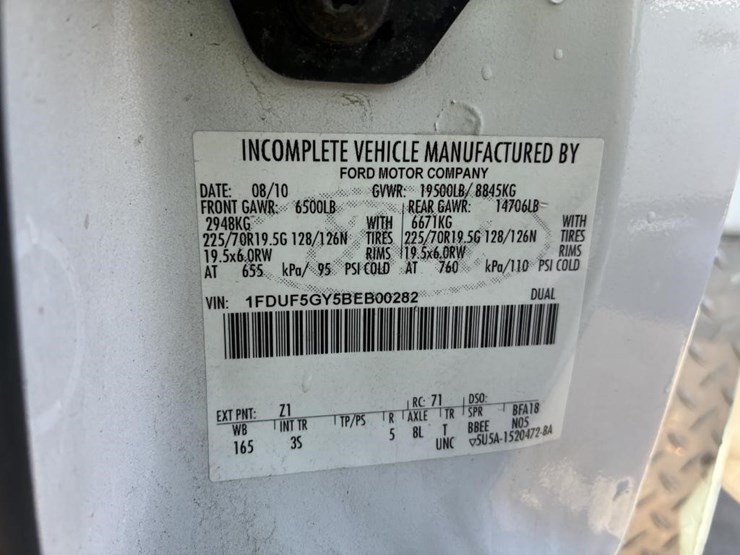 2011-ford-f550-image-22