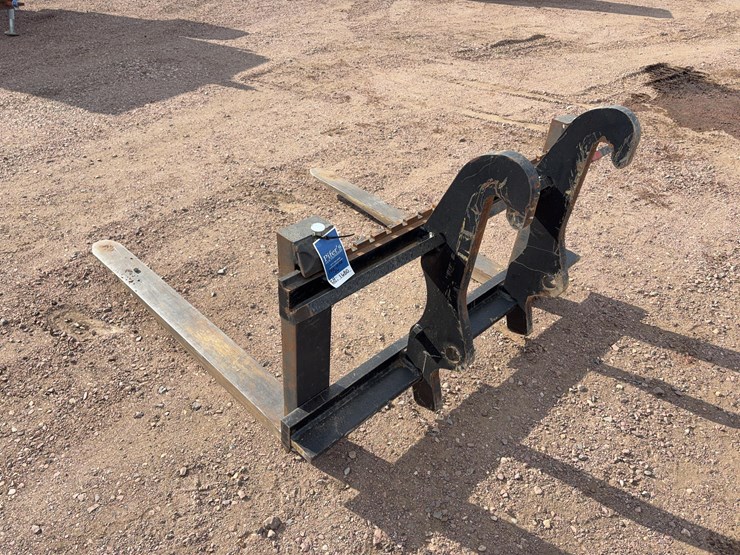 caterpillar-forks-image-6