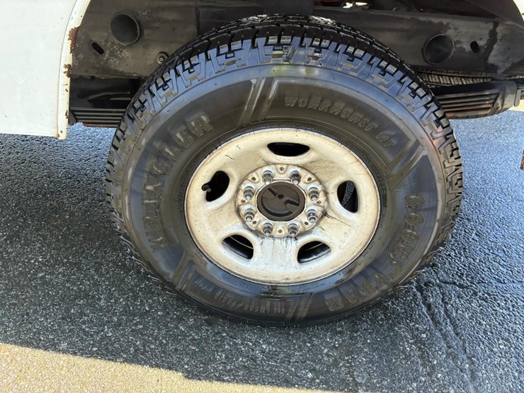 2003-chevrolet-silverado-2500-image-5