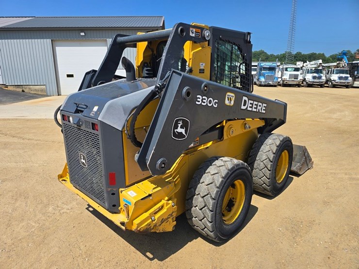deere-330g-image-5