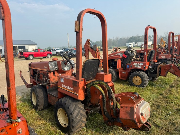 ditch-witch-350sx-image-3