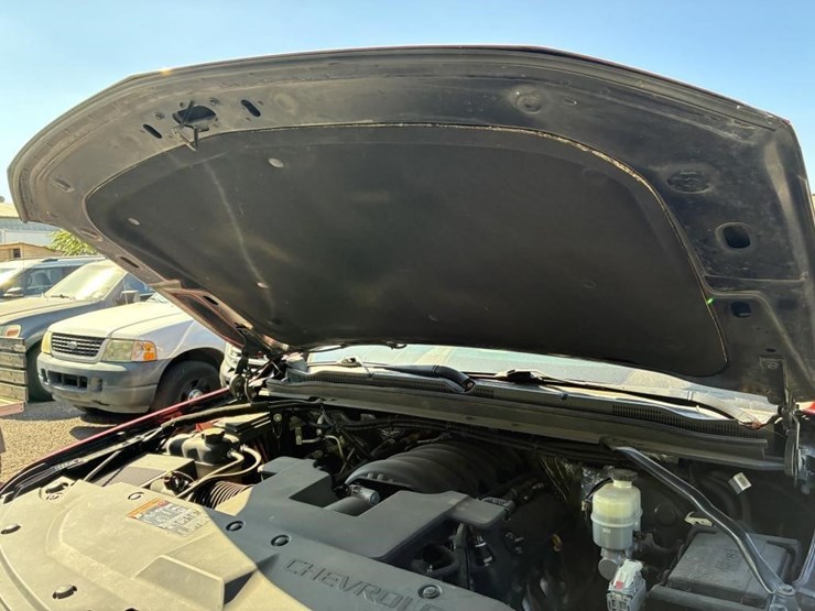 2018-chevrolet-suburban-image-12