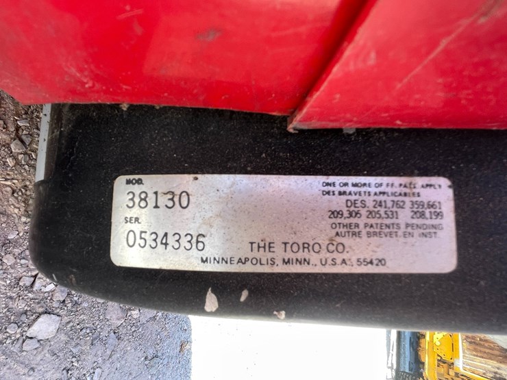 #2124-•-toro-s-200-snow-thrower-image-6
