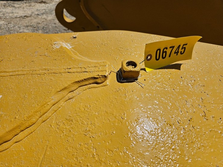 caterpillar-14-image-16