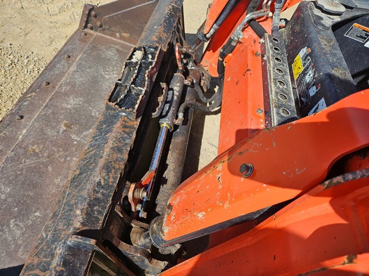 2019-kubota-svl65-2-image-11