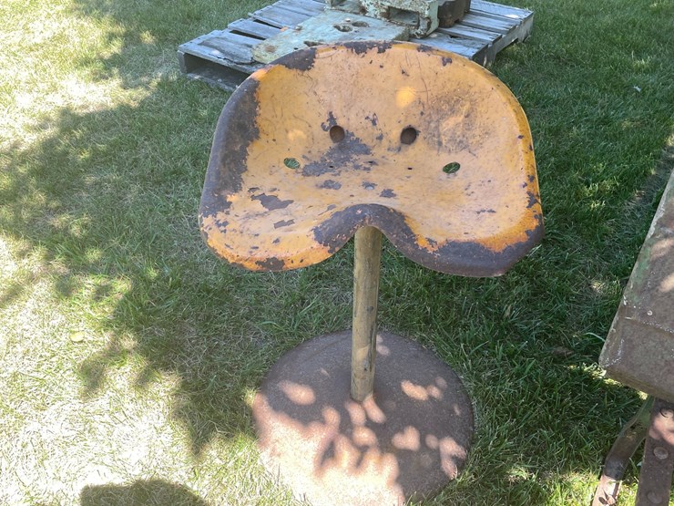 #2164-•-minneapolis-moline-tractor-seat-shop-stool-image-1
