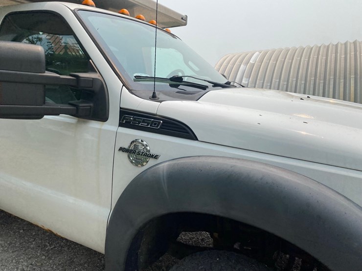 2011-ford-f550-image-19