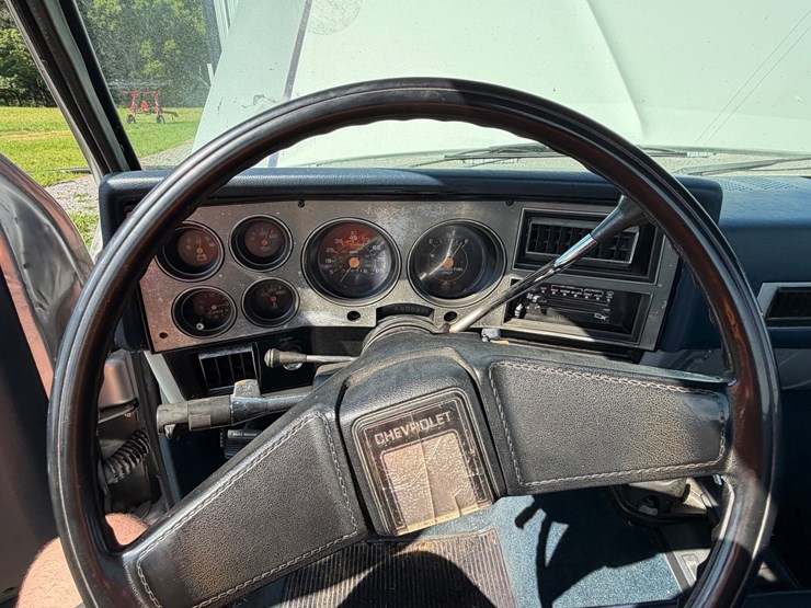 1985-chevrolet-k10-image-30