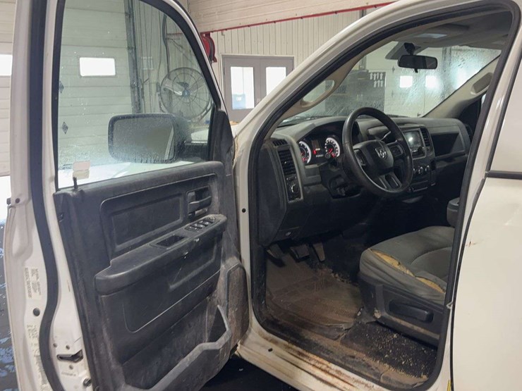 2014-dodge-1500-image-10