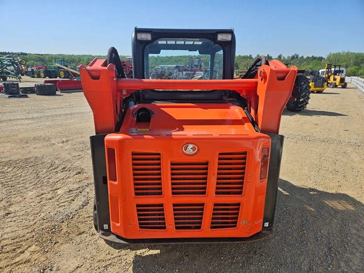 2019-kubota-svl65-2-image-4