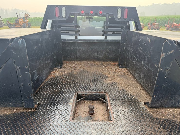 2011-dodge-3500-image-46