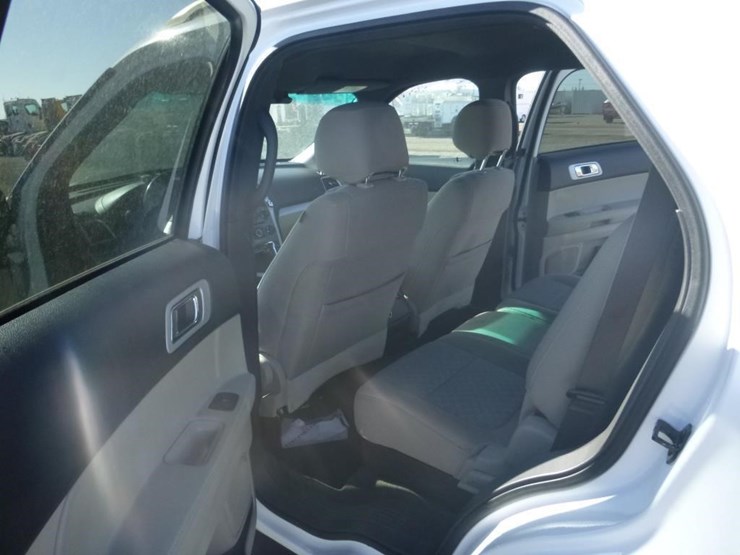 2014-ford-explorer-image-7