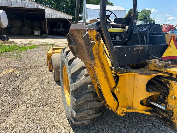 john-deere-610b-backhoe-image-31