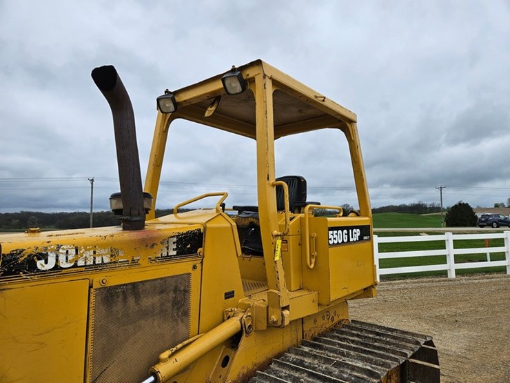 deere-550g-lgp-image-40