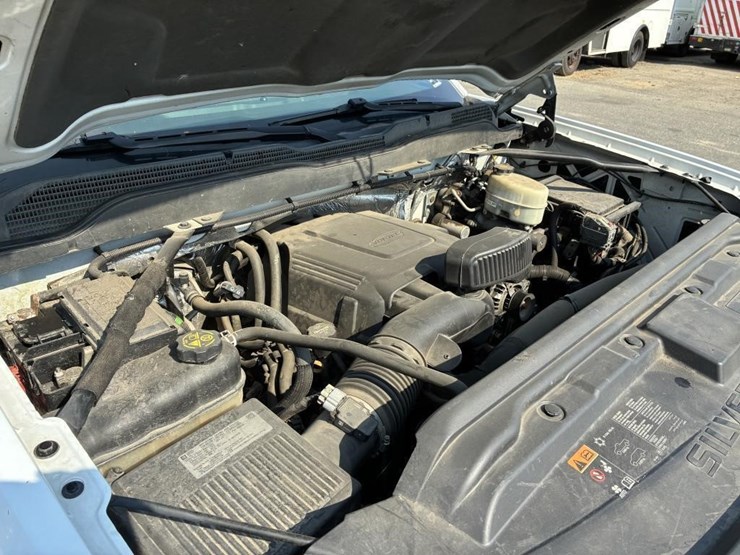 2015-chevrolet-2500-image-9