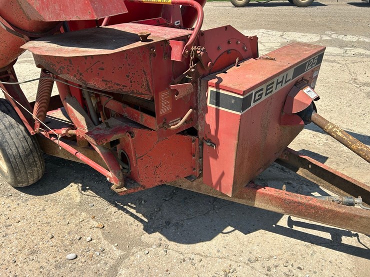 gehl-125-mix-all-grinder-mixer-image-12