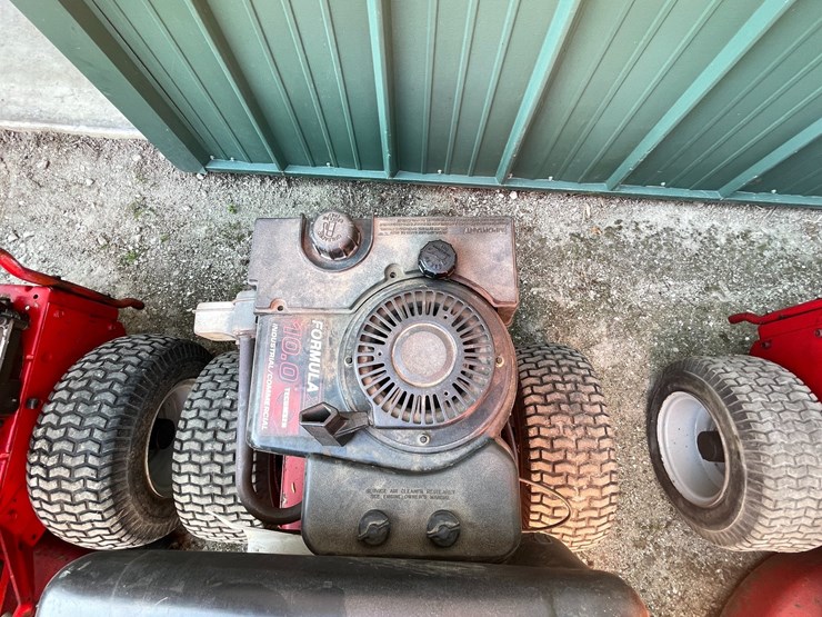#2110-•-snapper-28"-rear-engine-lawn-mower-image-12