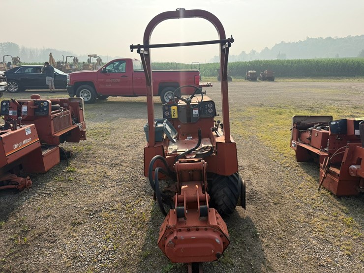 ditch-witch-350sx-image-4