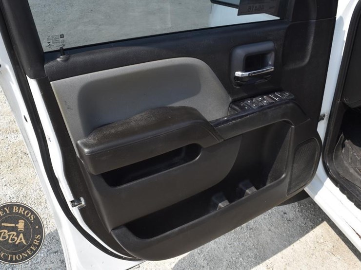 2017-chevrolet-silverado-1500-image-37