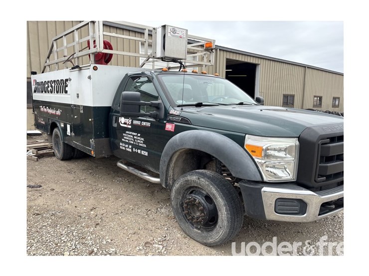 2011-ford-f550-image-5