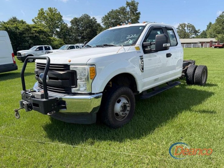 2017-ford-f350-image-12