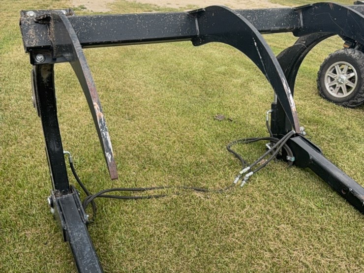 grapple-fork,-like-new,-came-off-new-holland-6070-tractor-and-loader,-would-fit-others-image-12